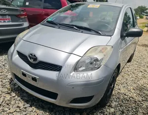 Toyota Yaris 2010 Silver