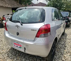 Toyota Yaris 2010 Silver