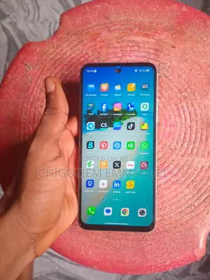 Infinix Hot 60i 128 GB Green