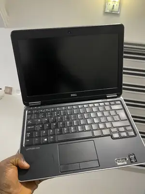 Laptop Dell Latitude E7240 8GB Intel Core i5 SSD 256GB