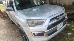 Toyota 4-Runner SR5 4dr SUV (4.0L 6cyl 5A) 2014 Gray