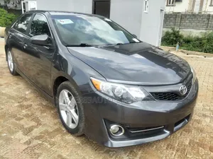 Toyota Camry SE 4dr Sedan (2.5L 4cyl 6A) 2013 Gray