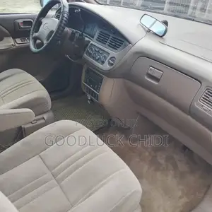 Toyota Sienna 2002 Gray