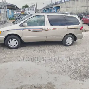 Toyota Sienna 2002 Gray