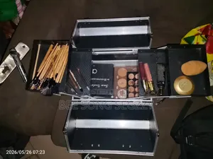 Make Up Box