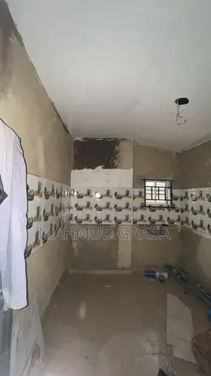 2bdrm Room & Parlour in Nyanya for sale
