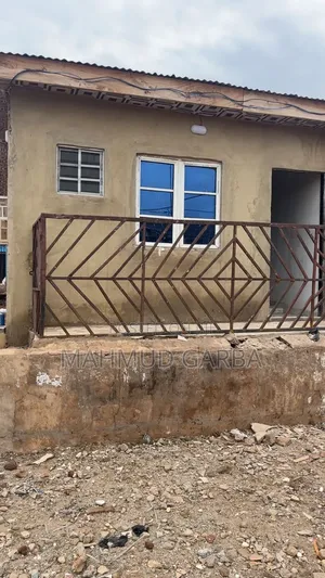 2bdrm Room & Parlour in Nyanya for sale