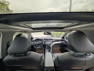 Toyota Camry XLE FWD 2020 Gray