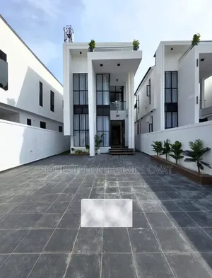5bdrm Duplex in Ikota Villa Estate for sale