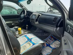 Toyota Tacoma Access Cab V6 Automatic 2011 Silver