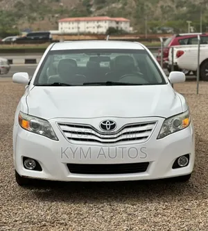 Toyota Camry LE 4dr Sedan (2.5L 4cyl 6AM) 2010 White