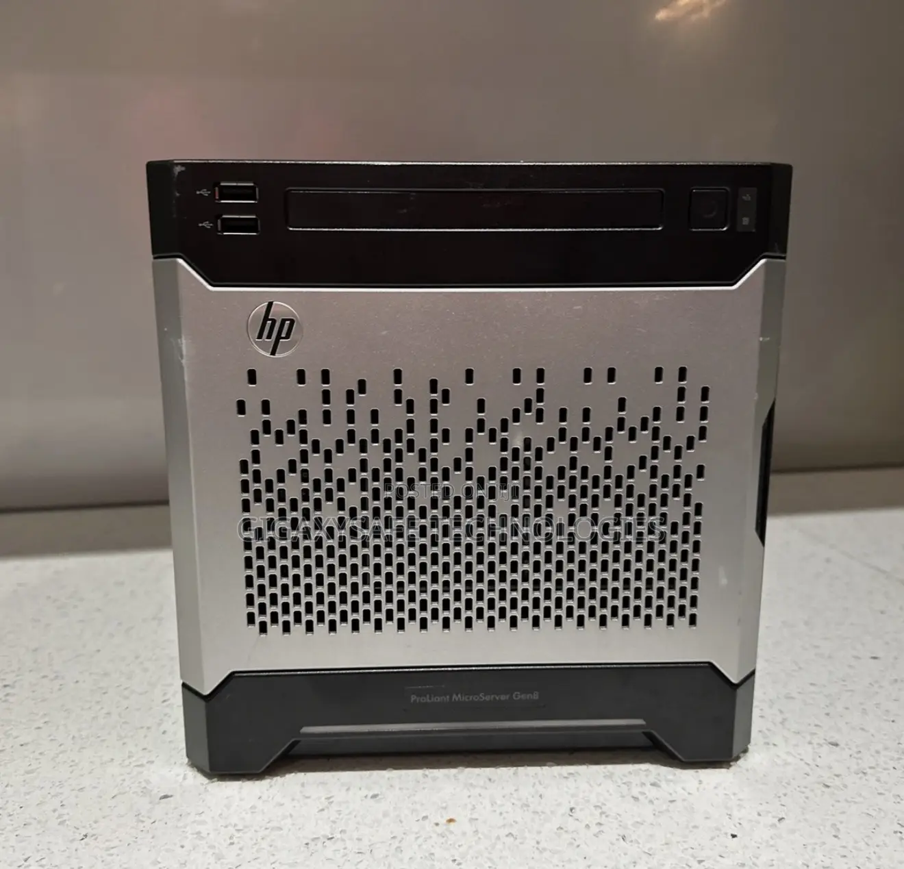 Server HP ProLiant ML 8GB Intel Xeon HDD 3T
