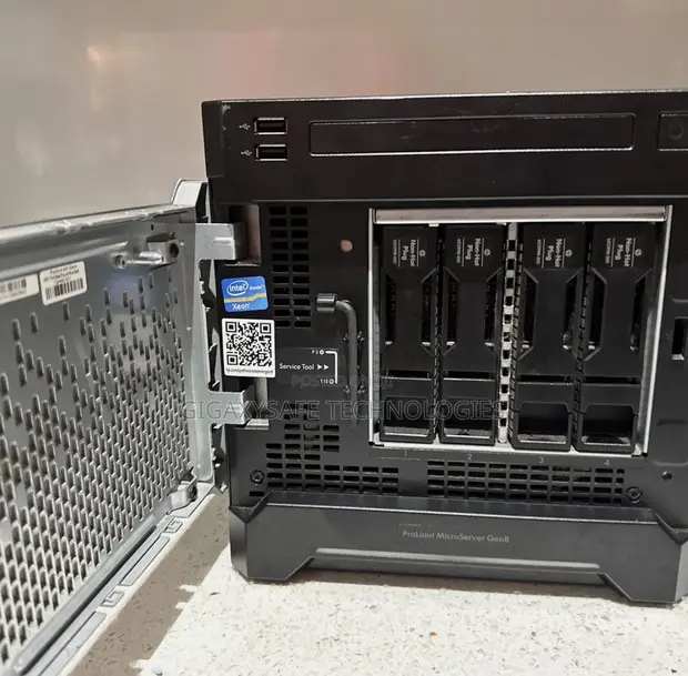 サーバー HP ProLiant MicroServer Gen8 (Xeon/4GB) HP ProLiant