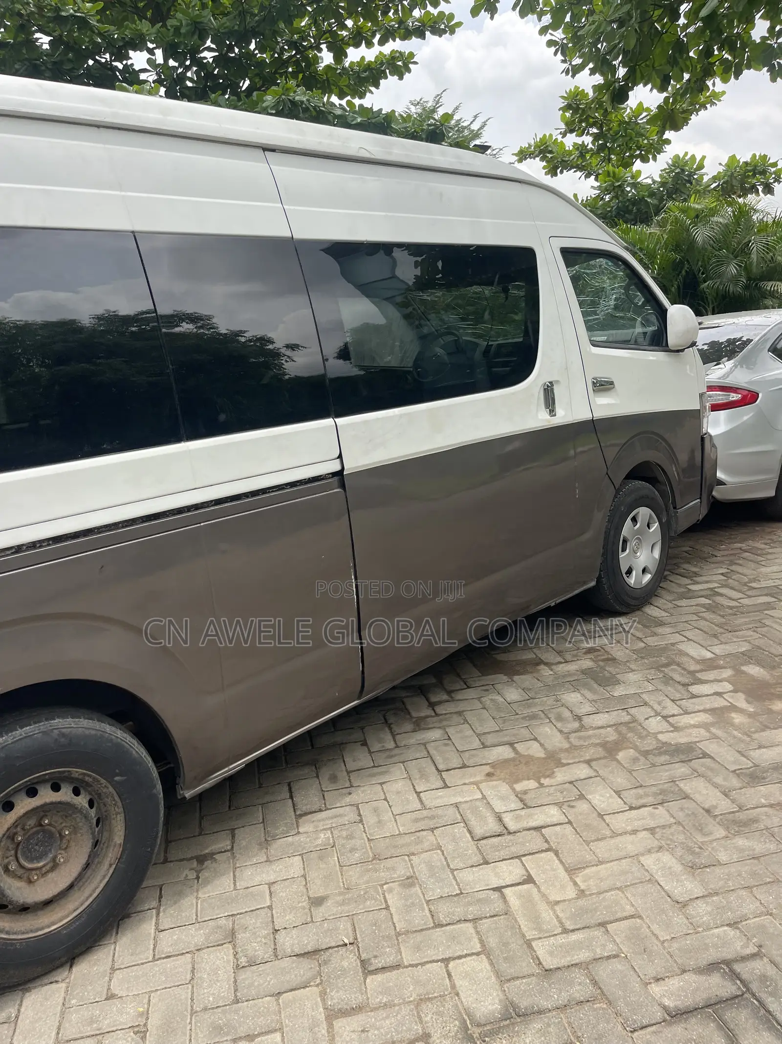 Toyota HiAce 2014 Brown