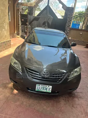 Toyota Camry XLE 4dr Sedan (2.4 4cyl 5A) 2008 Gray
