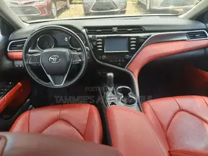 Toyota Camry XSE FWD (2.5L 4cyl 8AM) 2018 White