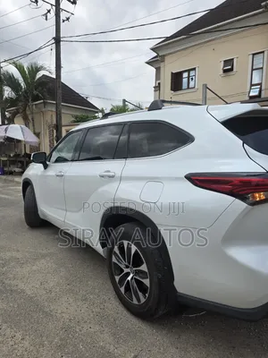 Toyota Highlander XLE 2022 White