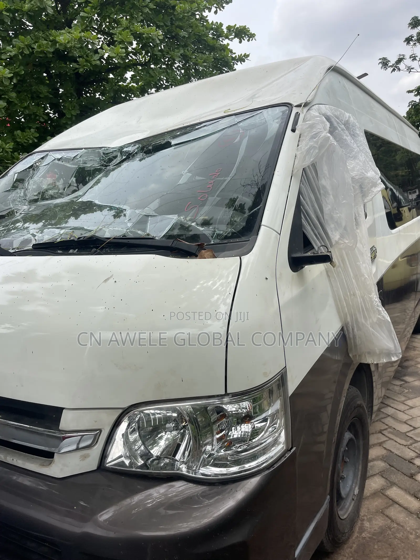 Toyota HiAce 2015 Brown