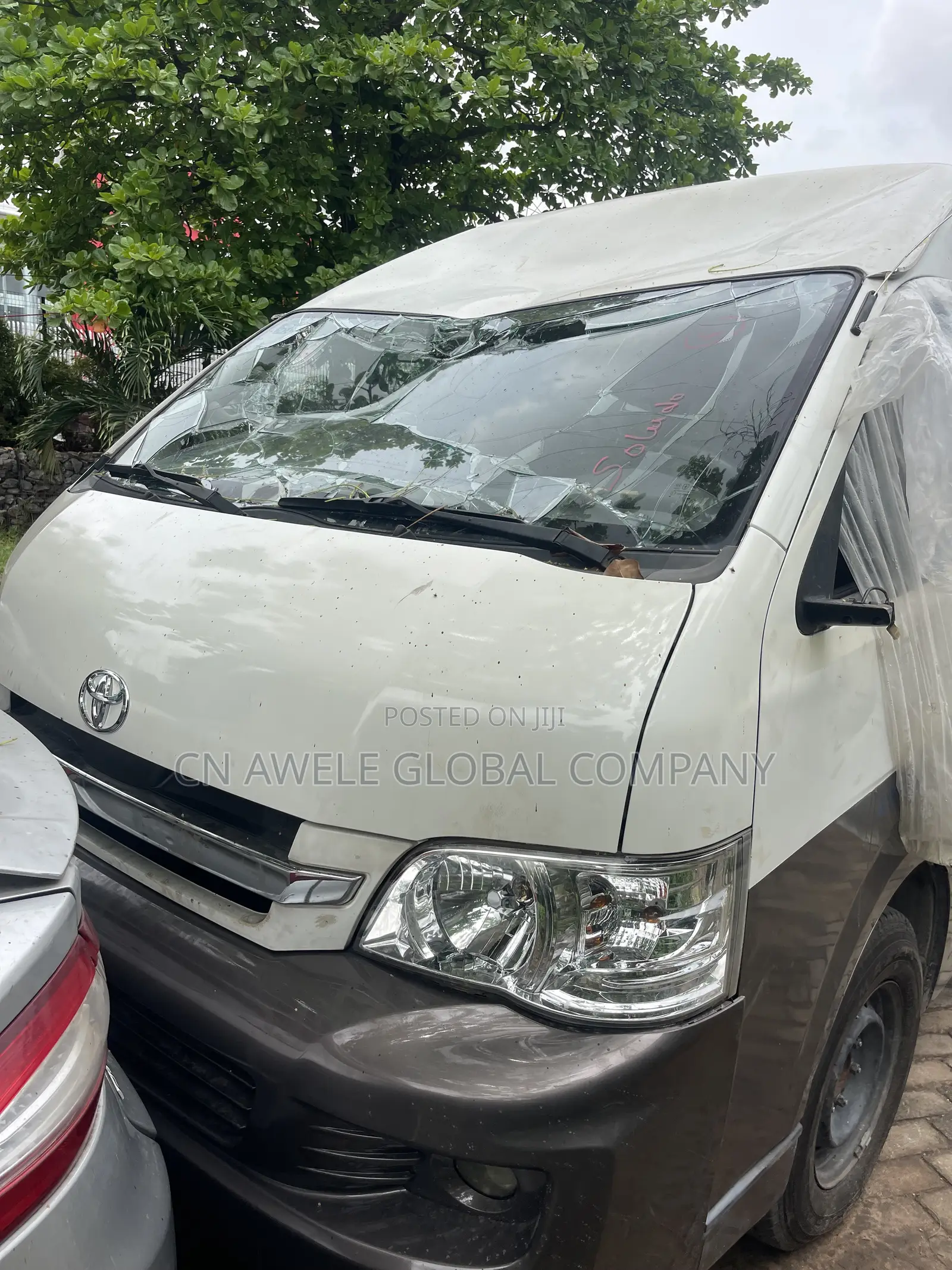 Toyota HiAce 2015 Brown