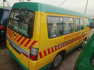 Mitsubishi Delica 2011 Yellow