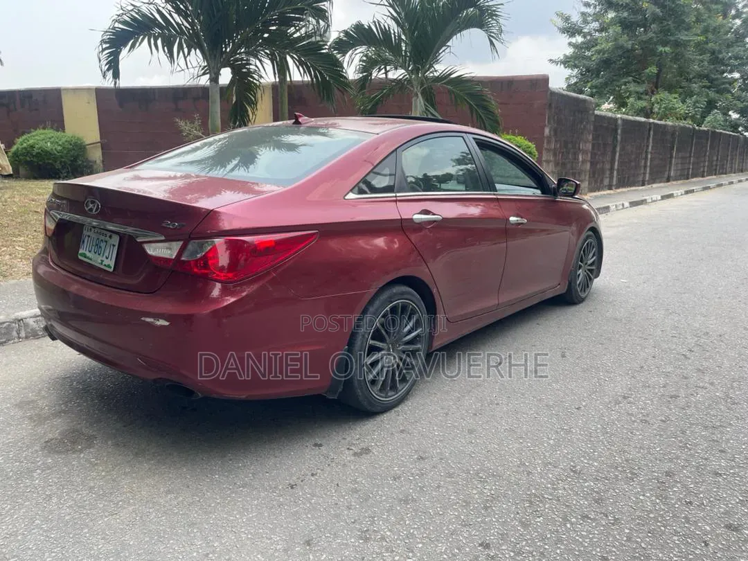 Hyundai Sonata 2012 Red