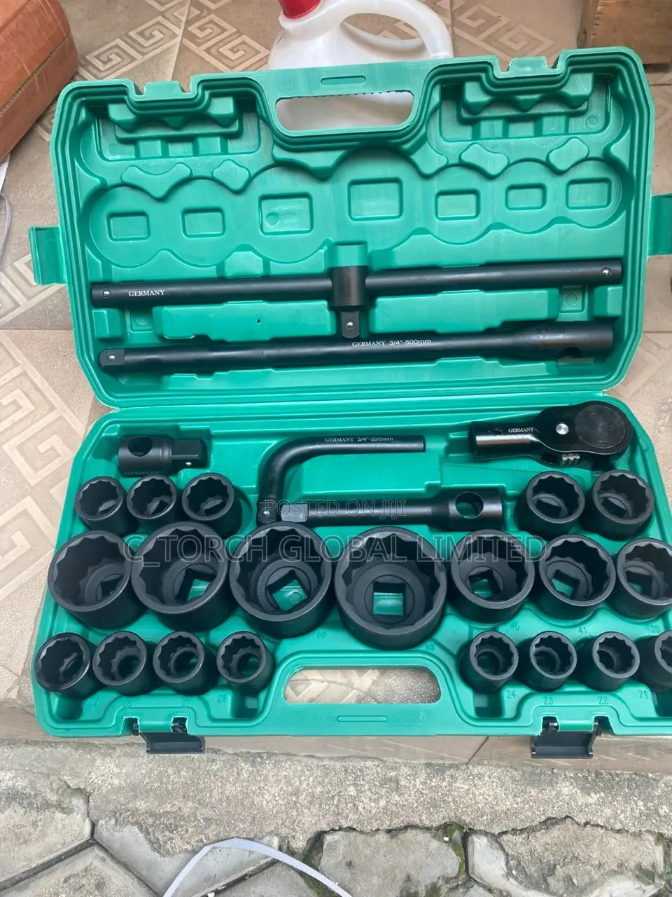 Heavy-Duty Mechanic's Socket Wrench Set