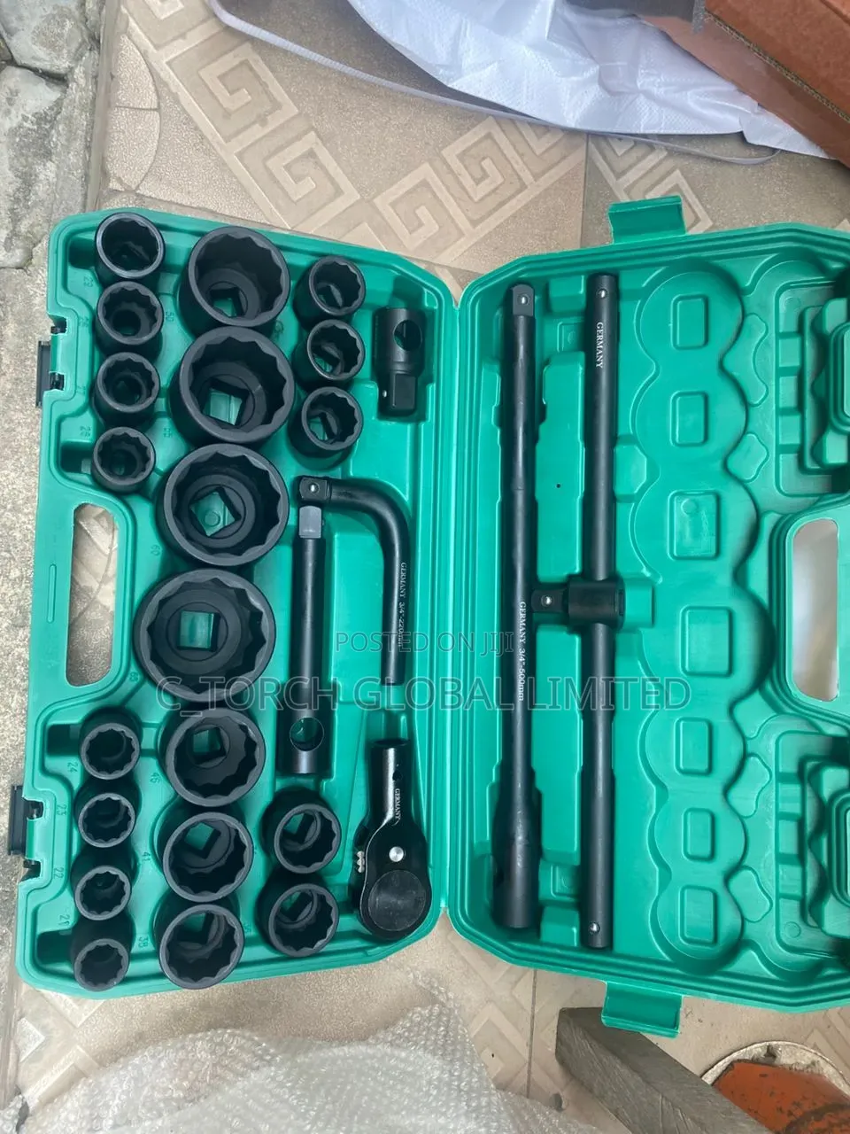 Heavy-Duty Mechanic's Socket Wrench Set