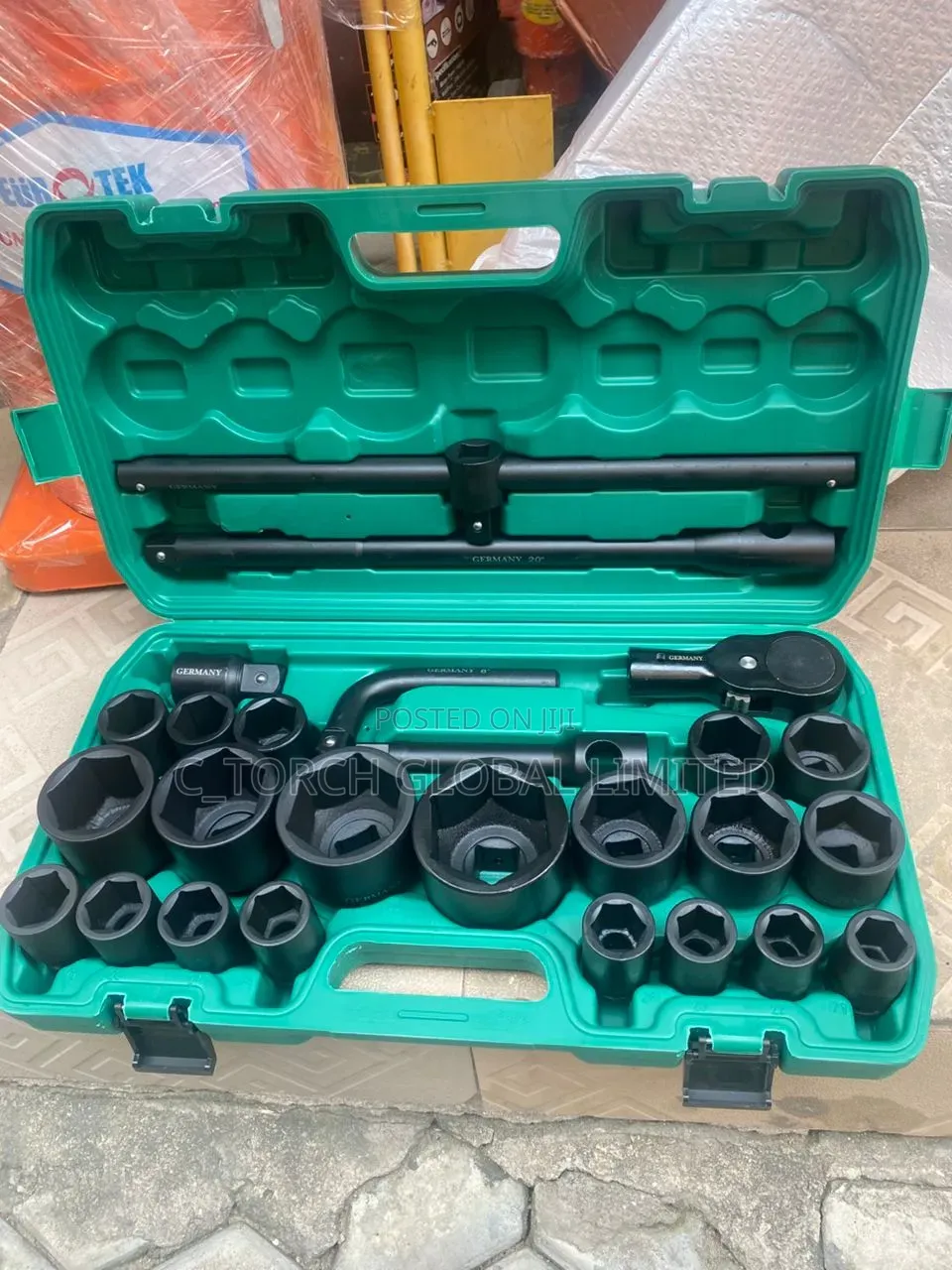 Heavy-Duty Mechanic's Socket Wrench Set