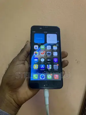 Apple iPhone 8 Plus 64 GB White