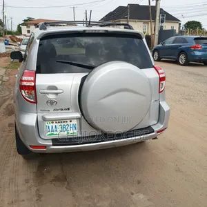 Toyota RAV4 2009 Silver