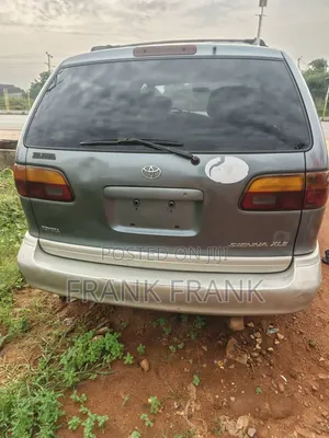 Toyota Sienna 2001 Beige