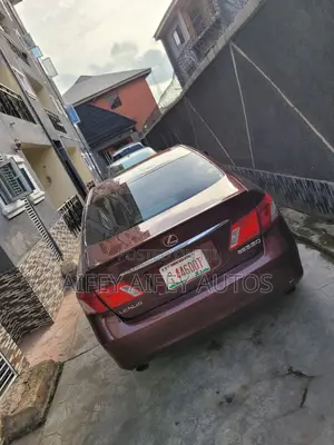 Lexus ES 2012 Red