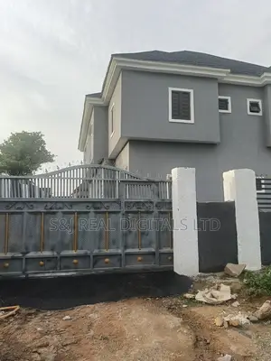 8bdrm Block of Flats in Kubwa for sale