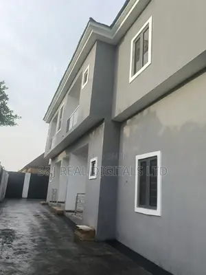 8bdrm Block of Flats in Kubwa for sale