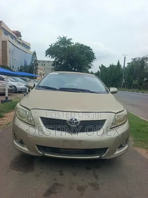 Toyota Corolla LE 4dr Sedan (1.8L 4cyl 4A) 2010 Gold