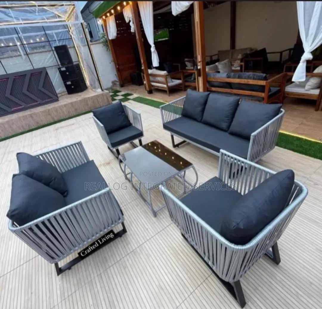 High Quality Outdoor Chairs and Table