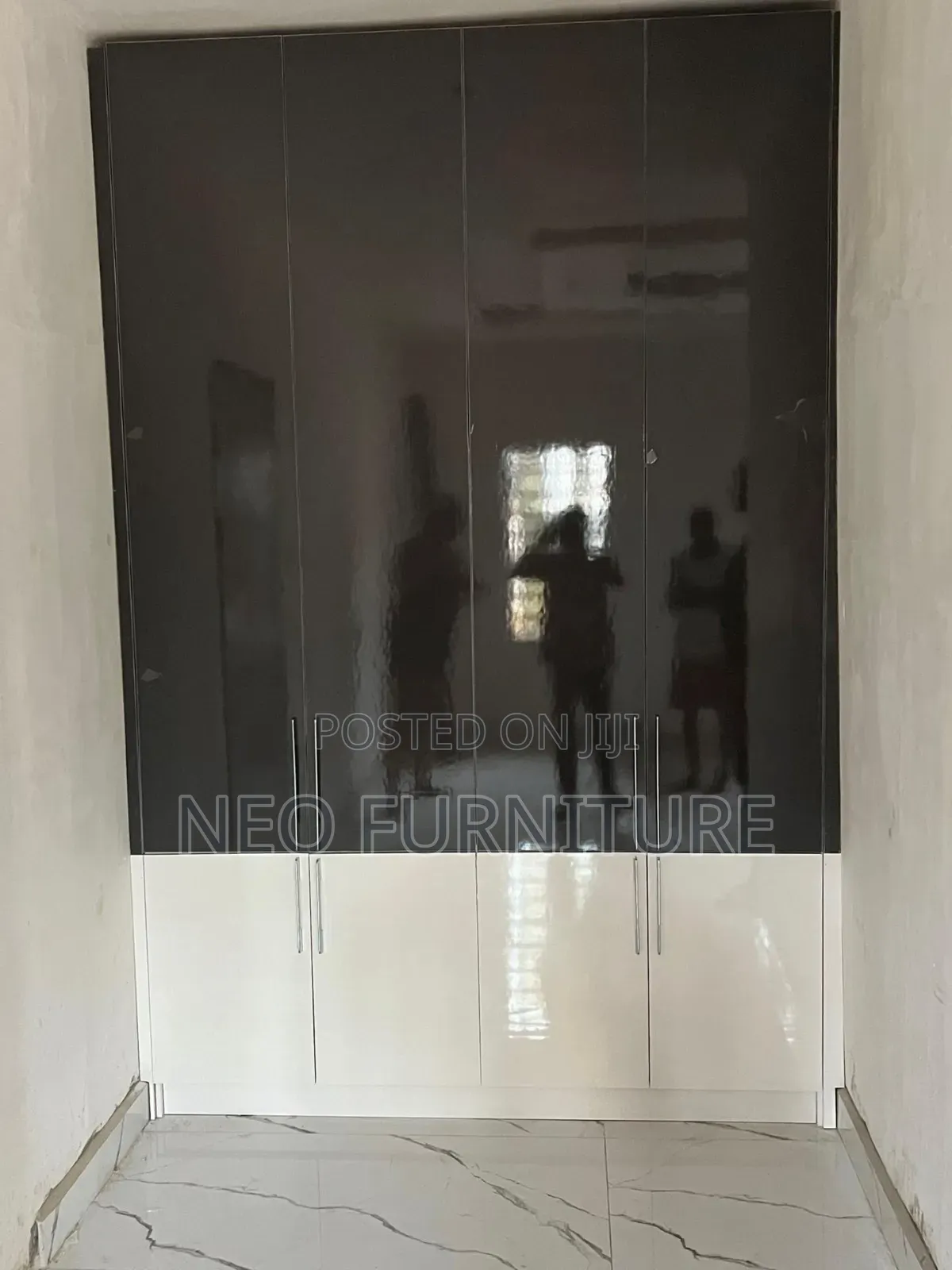 2 Color Wardrobe
