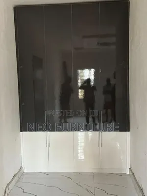 2 Color Wardrobe