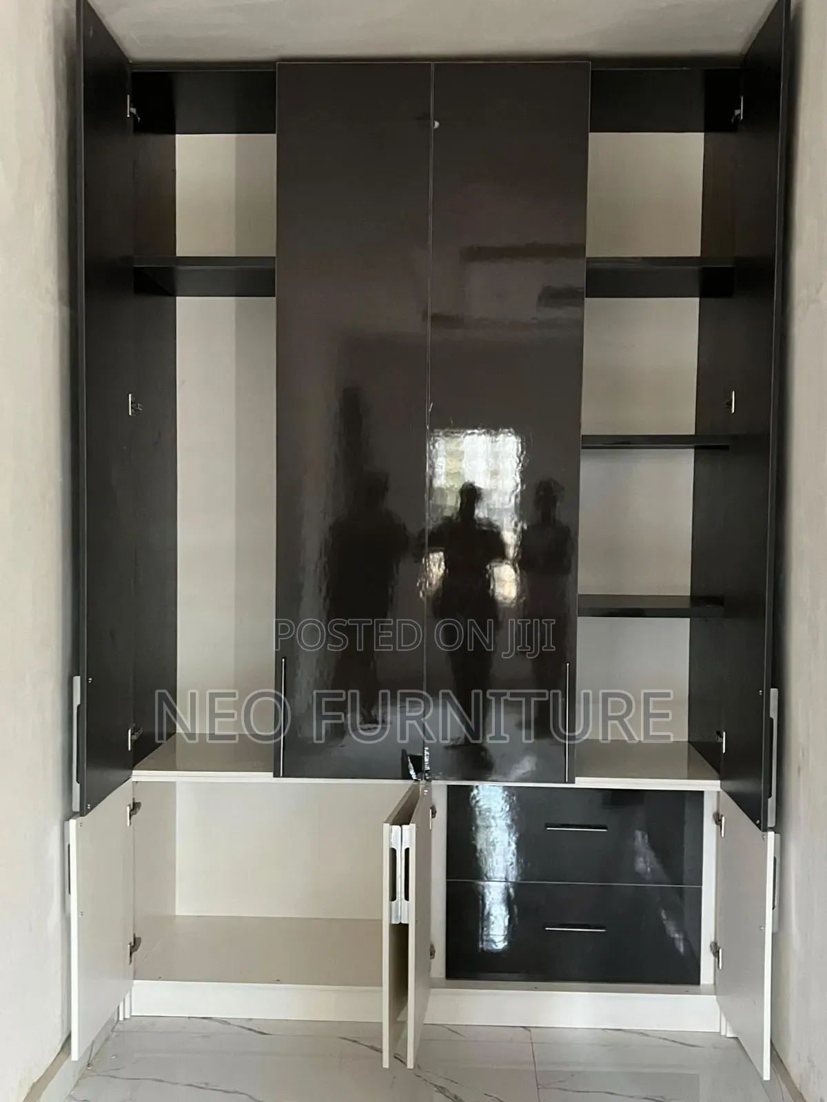 2 Color Wardrobe