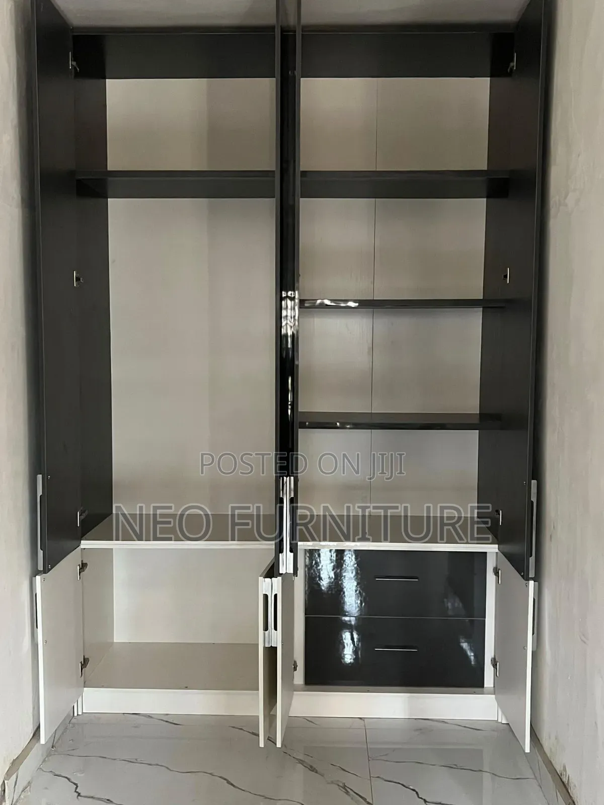2 Color Wardrobe