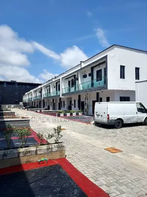 4bdrm Townhouse / Terrace in Ologolo for rent