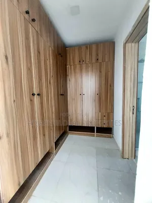 4bdrm Townhouse / Terrace in Ologolo for rent