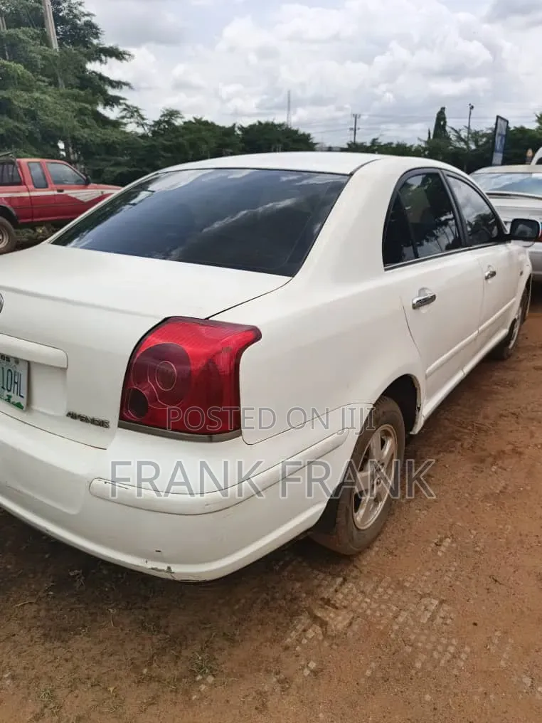 Toyota Avensis 2006 White