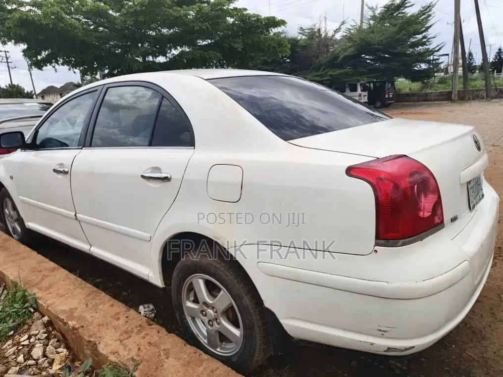 Toyota Avensis 2006 White