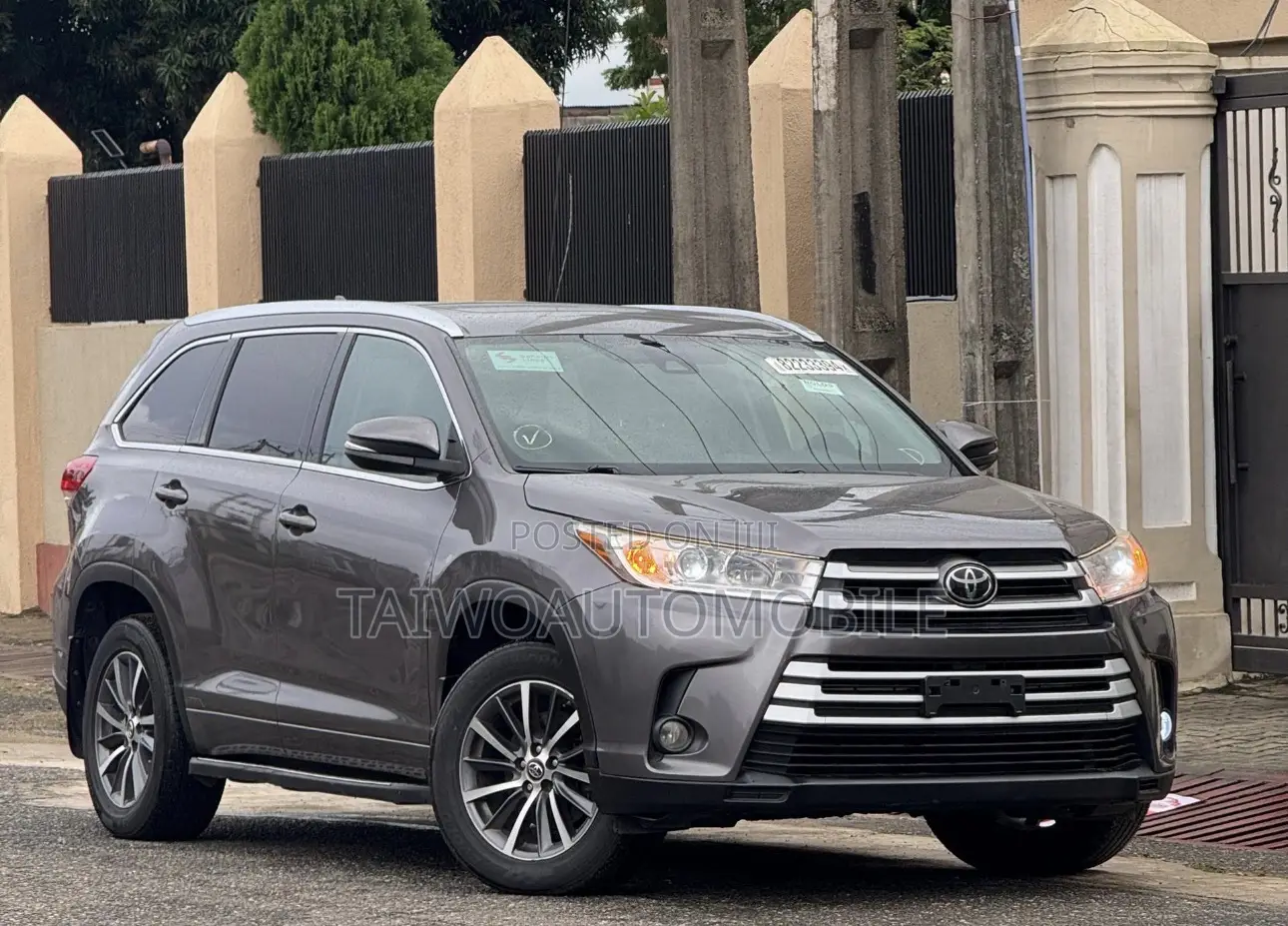 Toyota Highlander 2018 Brown