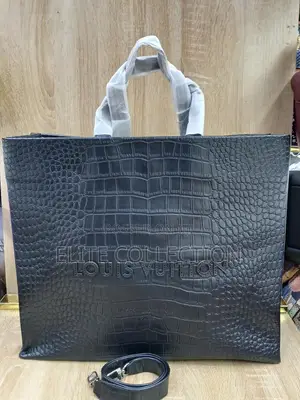 Louis Vuitton Luxury Bag Big Size Bag High Quality With Long Strap
