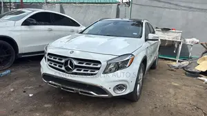 Mercedes-Benz GLA 250 2017 White