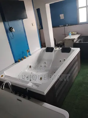 Executive High Quality Indoor/Outdoor Luxury Jacuzzi for 2 Occupants