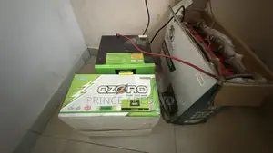1.35kva Inverter/200ah Battery/300w Solar Panels (600w Total)