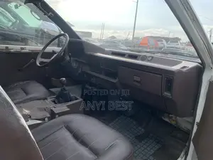 Toyota Regius 1995 White